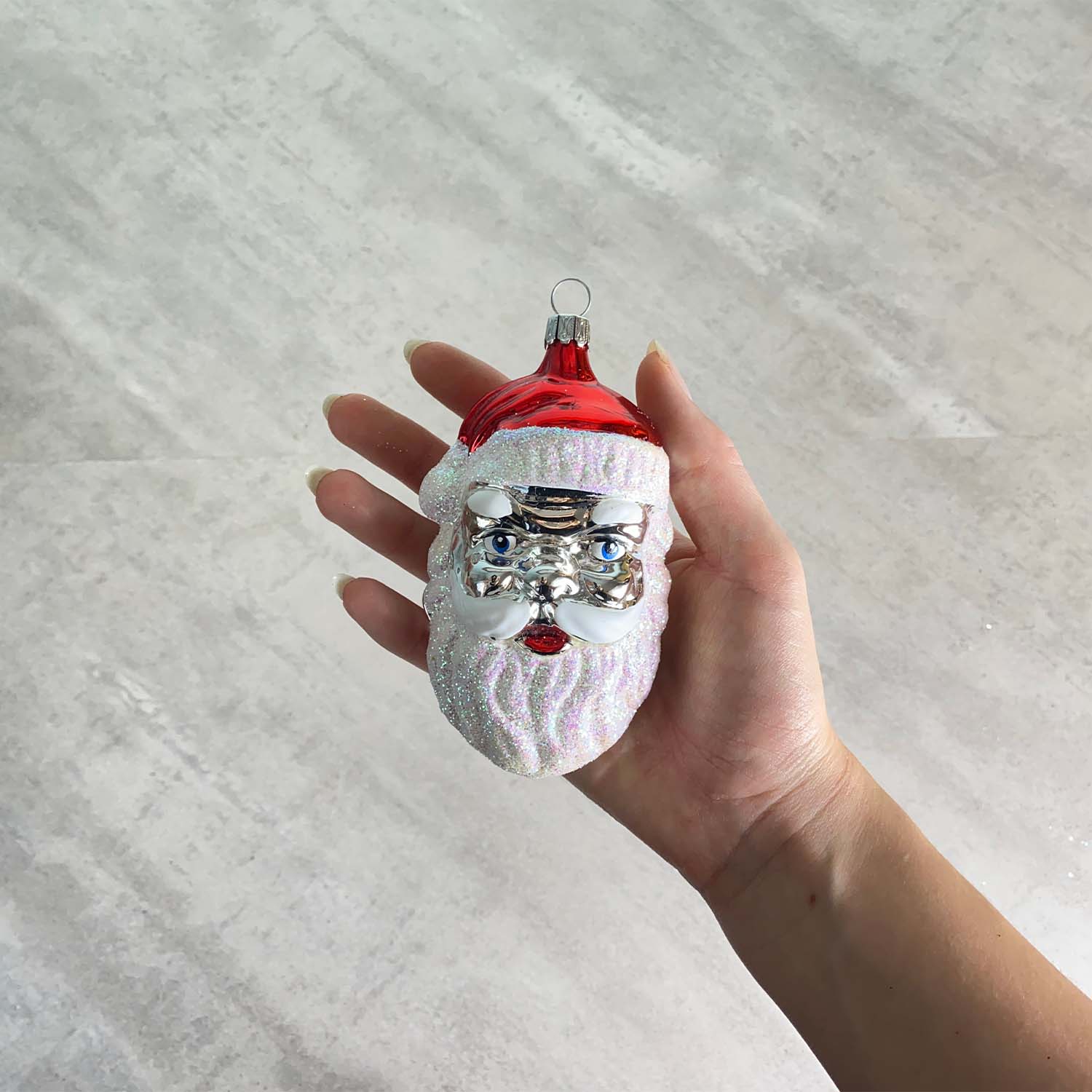 Großer Weihnachtsmannkopf silber mit Glitter Christbaumkugel aus Glas