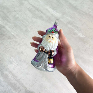Weihnachtsmann mit Laterne violett Christbaumkugel aus Glas